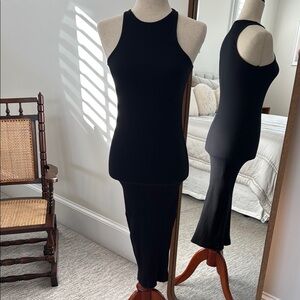 Sleek Black Sleeveless Midi Dress